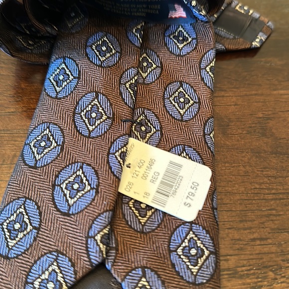 BROOKS BROS TIE - Picture 2 of 3